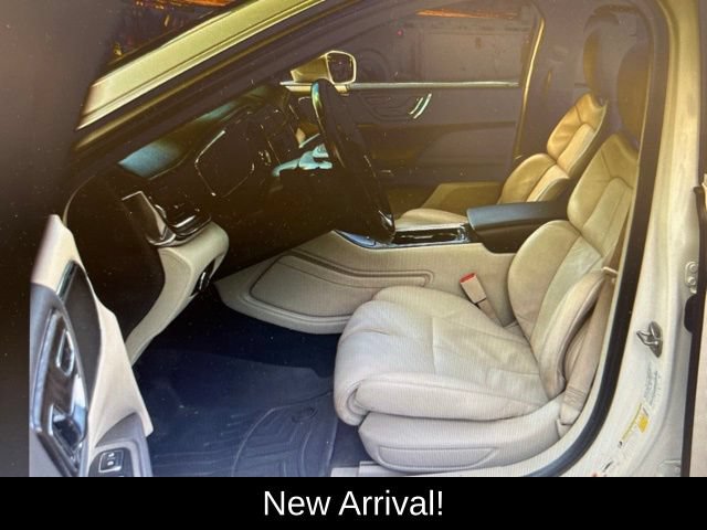 Used 2018 Lincoln Continental Select w/ Continental Climate Package AWD/4WD image 10