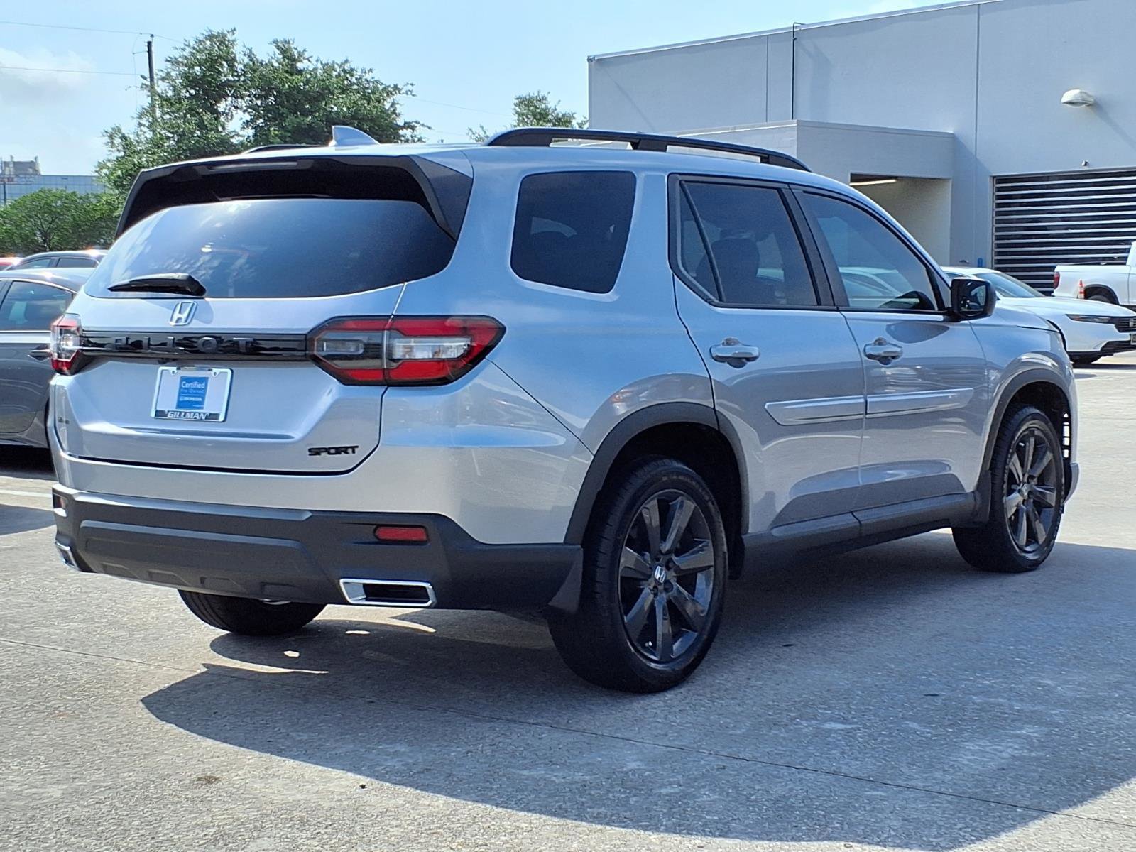 Used 2023 Honda Pilot Sport image 25