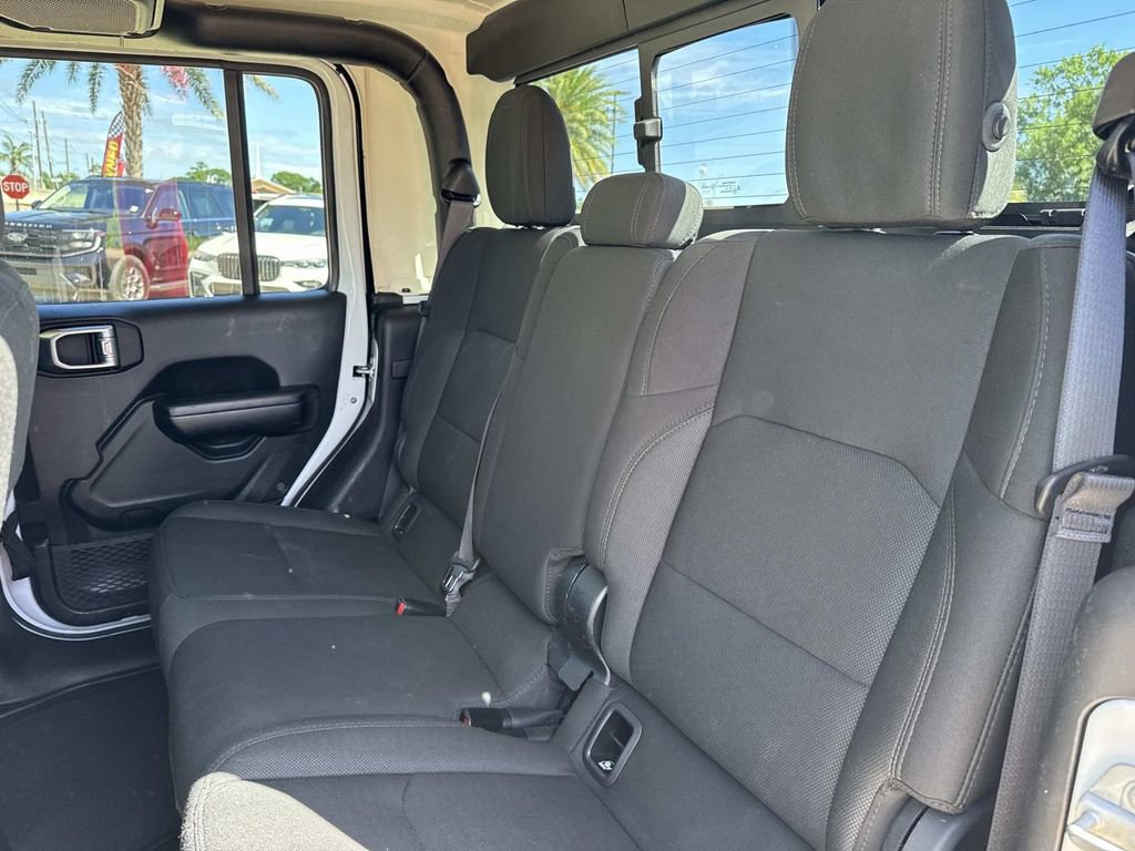 Used 2021 Jeep Gladiator Sport AWD/4WD image 18