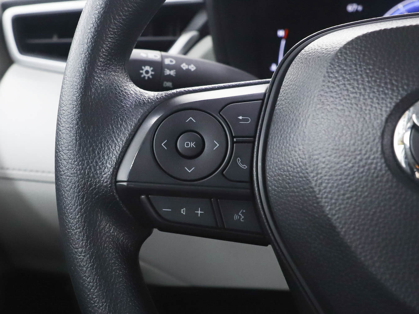 Used 2026 Toyota Corolla Cross L image 23