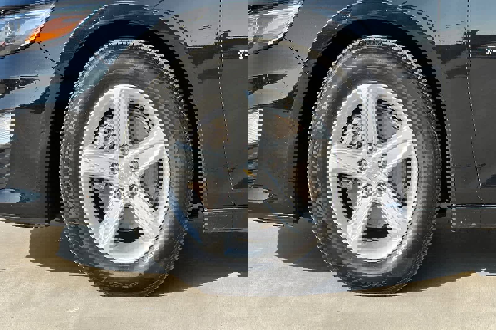 Used 2024 Chevrolet Malibu LT image 35