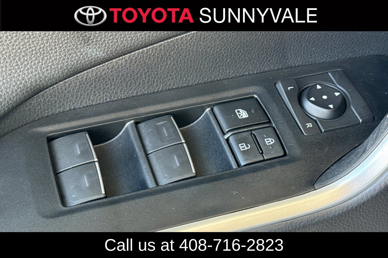 Used 2023 Toyota RAV4 XSE AWD/4WD image 18