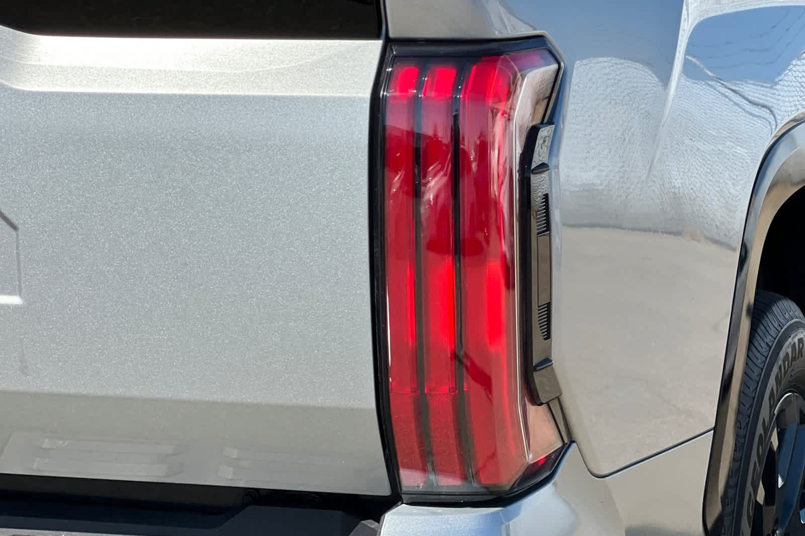 Used 2024 Toyota Tundra Platinum AWD/4WD image 21
