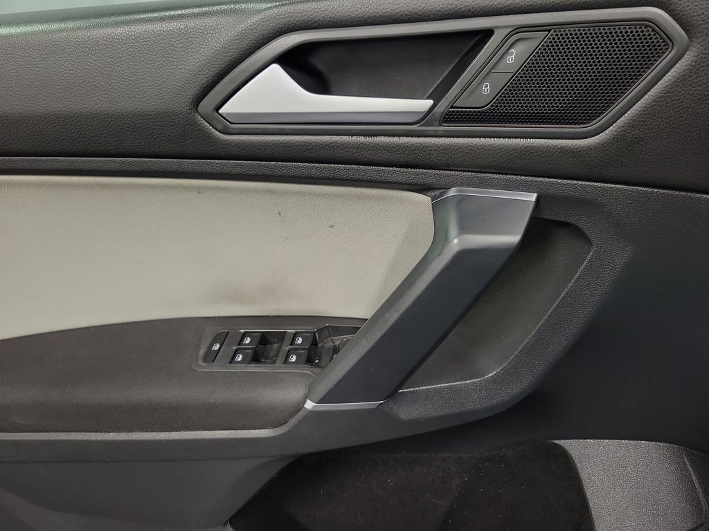Used 2020 Volkswagen Tiguan S image 20