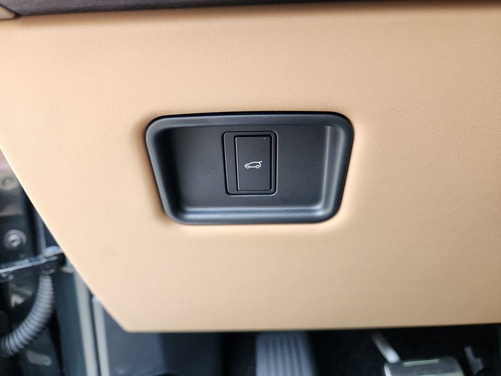 New 2025 Land Rover Range Rover Long Wheelbase SE AWD/4WD image 20
