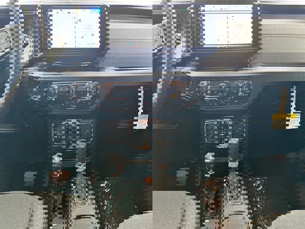 New 2025 Jeep Gladiator Sport image 11