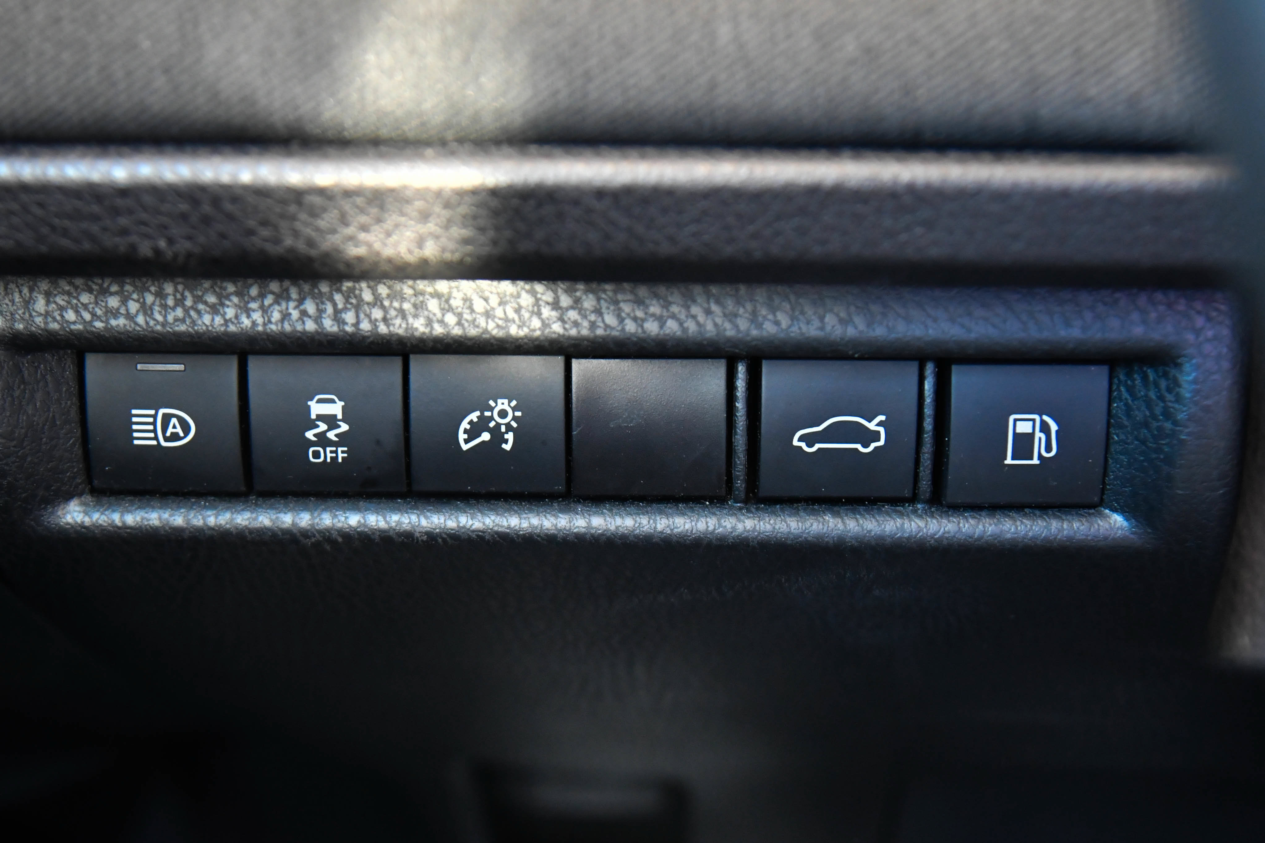 Used 2025 Toyota Camry LE FWD image 35