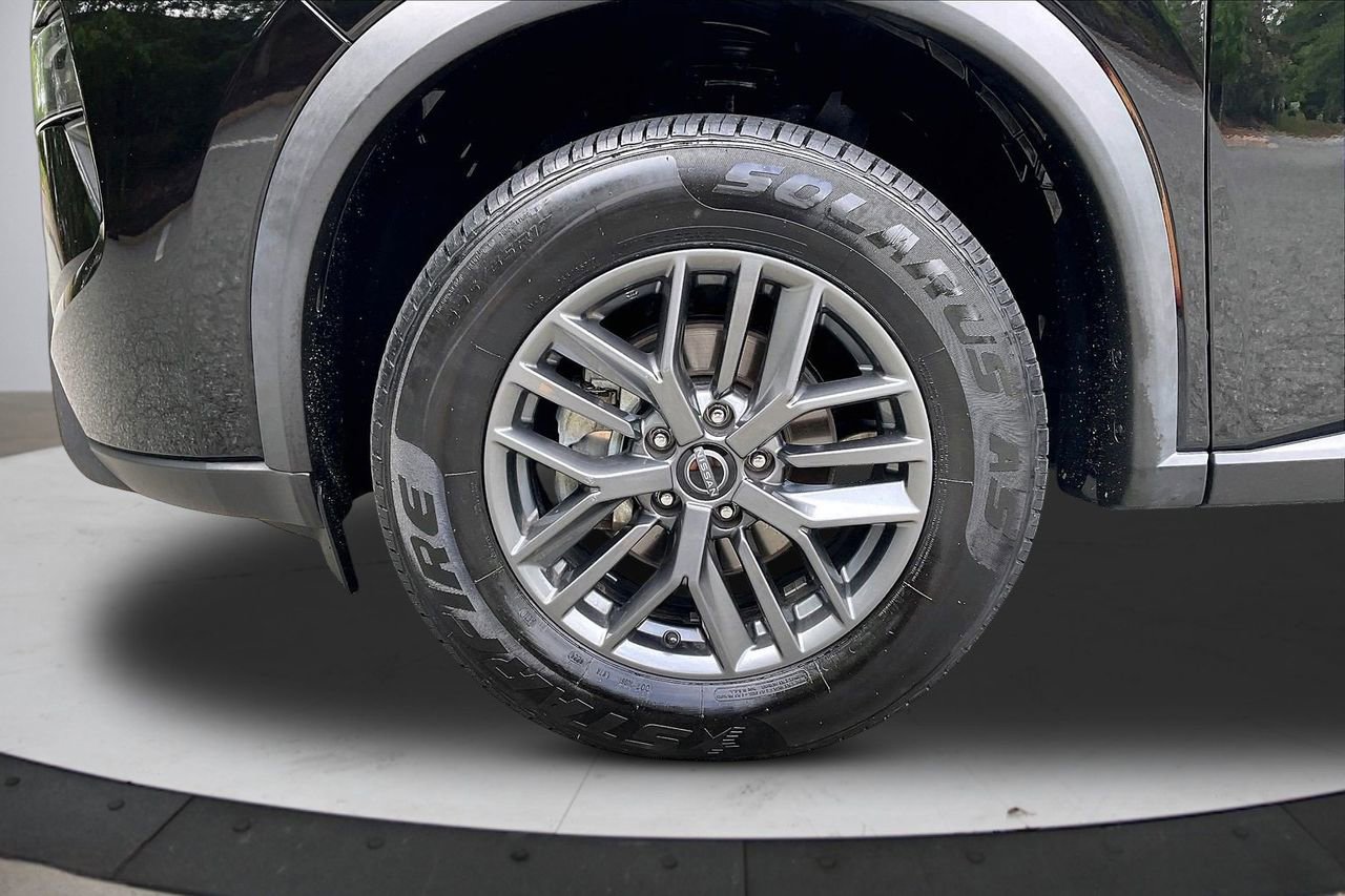 Used 2024 Nissan Rogue S FWD image 33