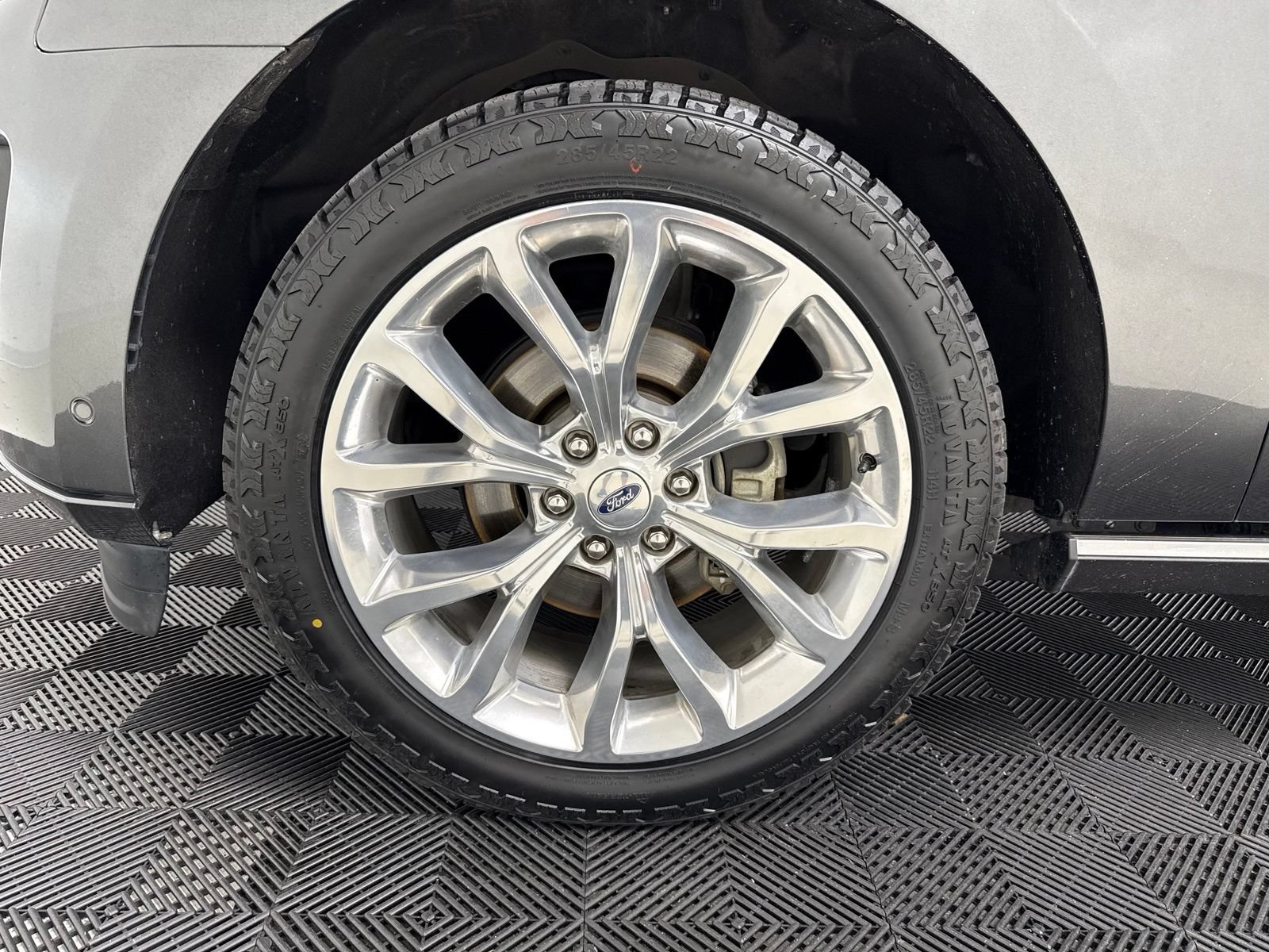 Used 2019 Ford Expedition Limited w/ Equipment Group 302A RWD image 9