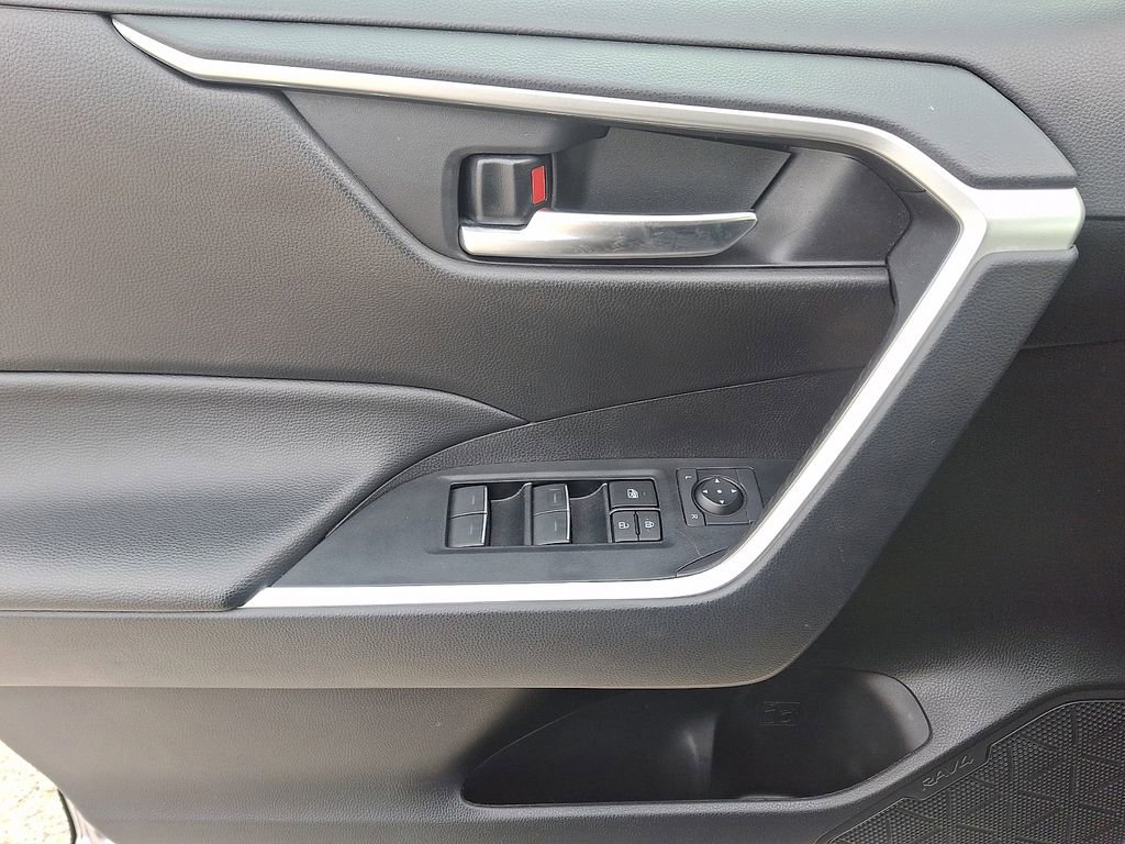 Used 2024 Toyota RAV4 XLE image 12