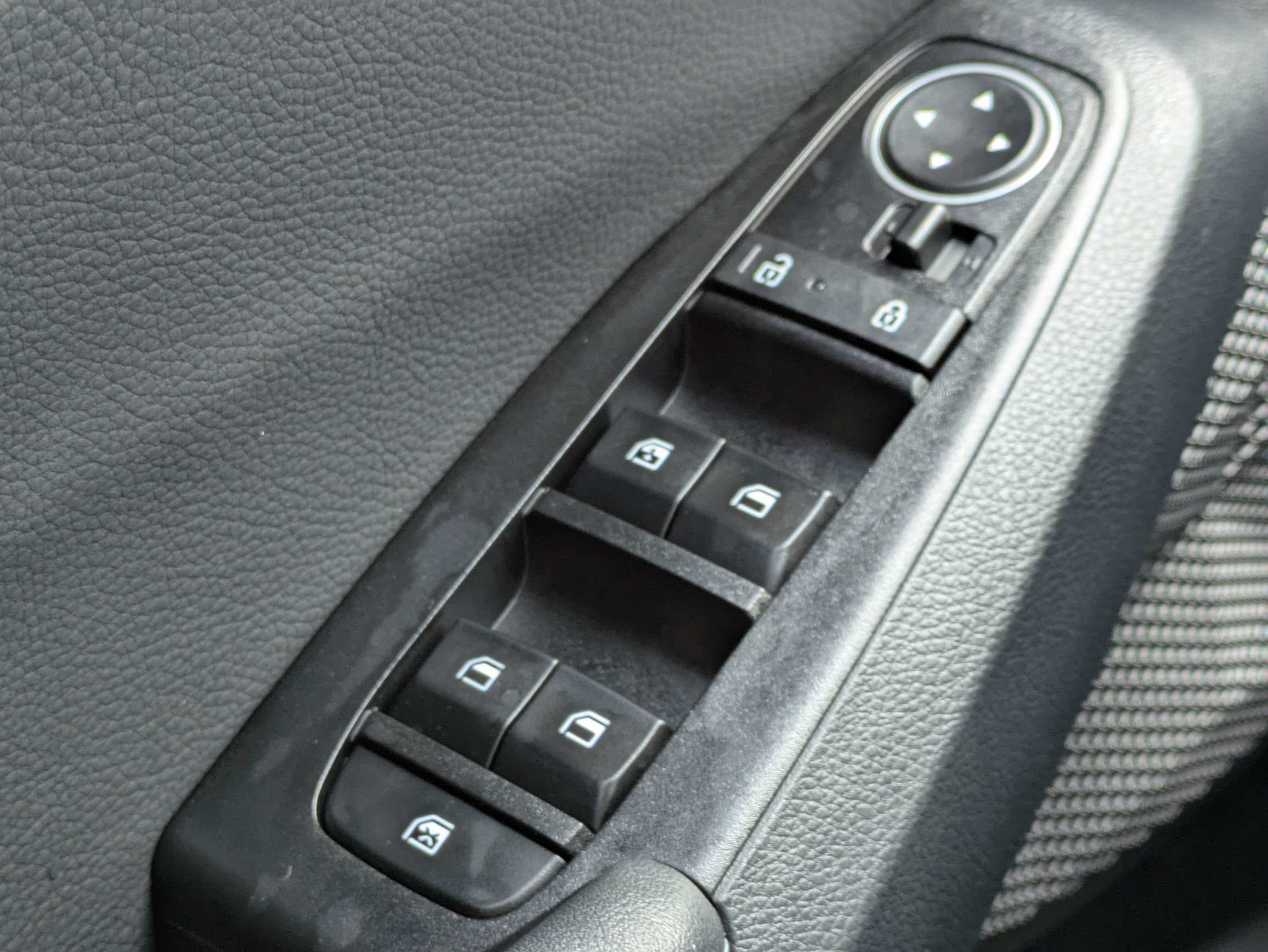 Certified 2024 Kia Seltos EX FWD image 29