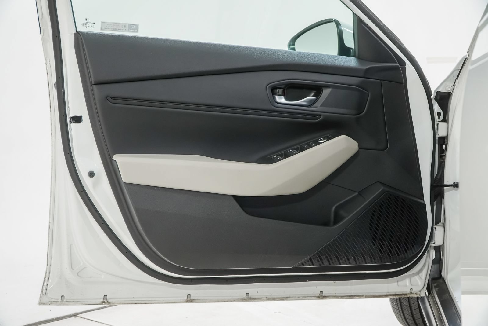 Used 2023 Honda Accord EX image 17