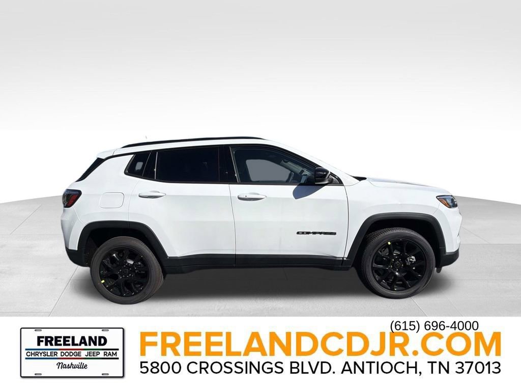 New 2026 Jeep Compass Latitude image 2