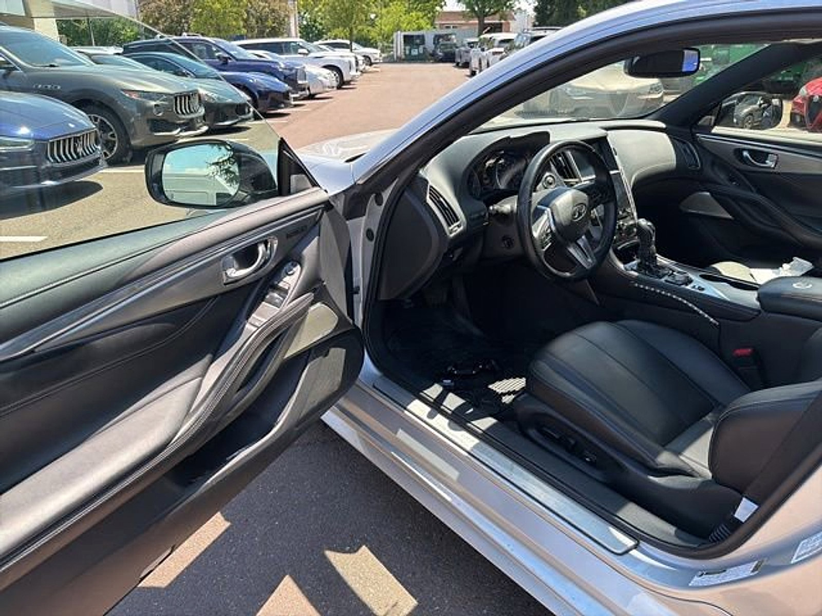 Used 2019 INFINITI Q60 3.0t Luxe w/ Essential Package AWD/4WD image 9