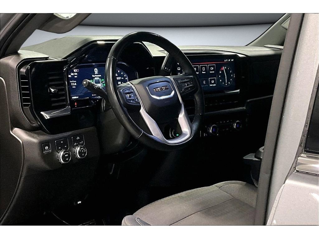 Used 2025 GMC Sierra 2500 SLE w/ SLE Convenience Package image 15