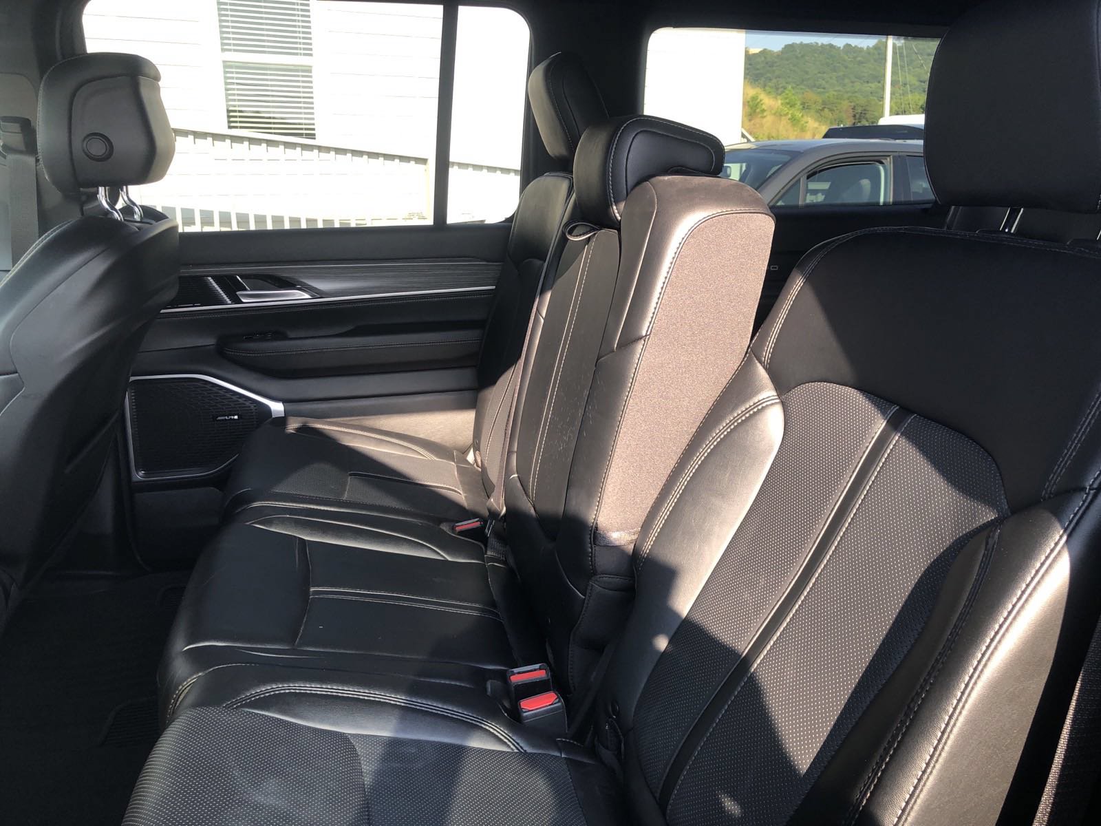 Used 2024 Jeep Wagoneer L Series II w/ Flexible Seating Group AWD/4WD image 36