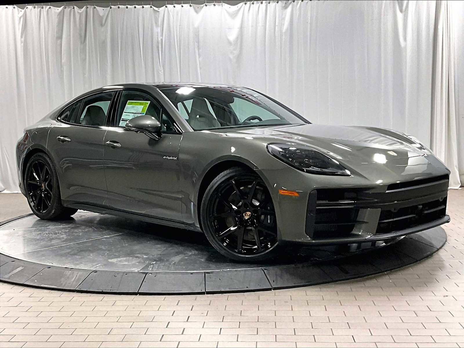 Used 2026 Porsche Panamera 4 image 12