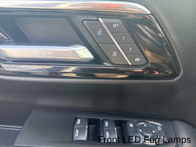 Used 2025 Chevrolet Suburban High Country image 20