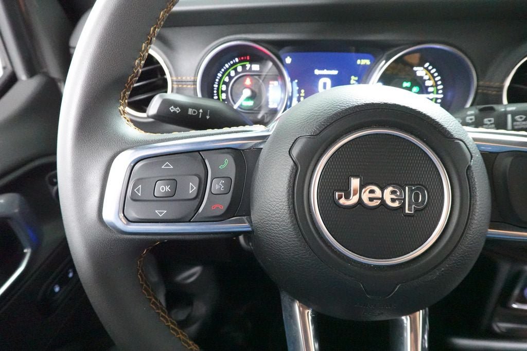 Used 2023 Jeep Wrangler Unlimited Sahara AWD/4WD image 14
