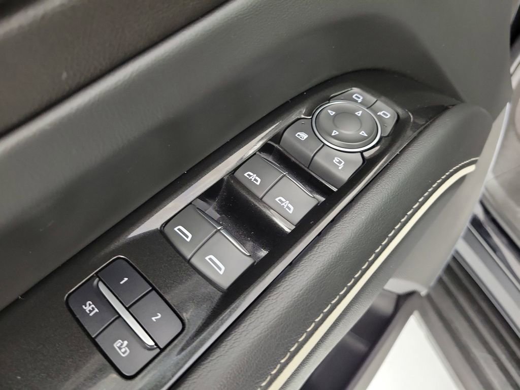 Used 2023 Cadillac Escalade ESV Premium Luxury AWD/4WD image 21