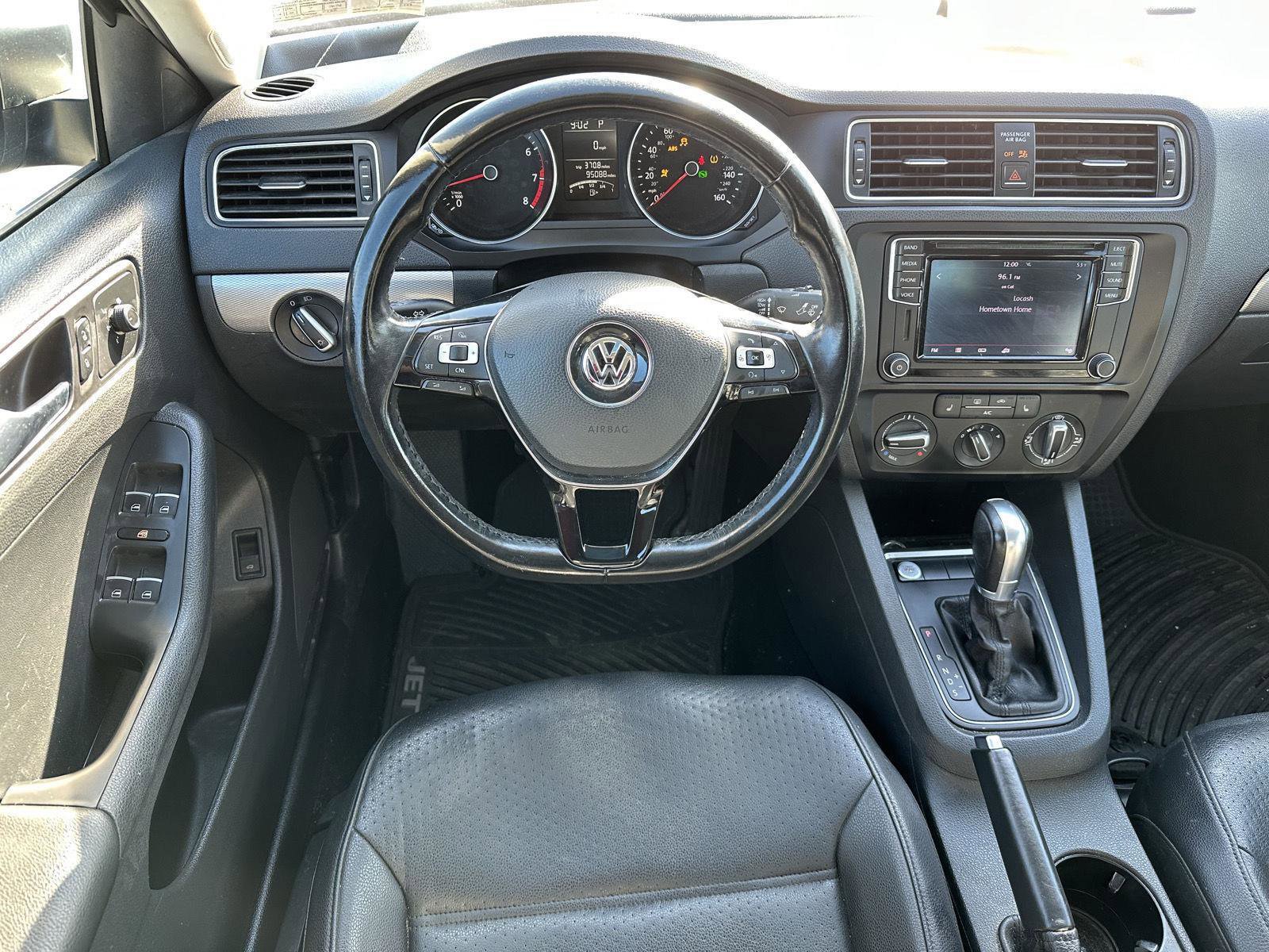 Used 2016 Volkswagen Jetta SE FWD image 12