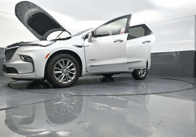 Used 2023 Buick Enclave Avenir w/ Avenir Technology Package AWD/4WD image 33