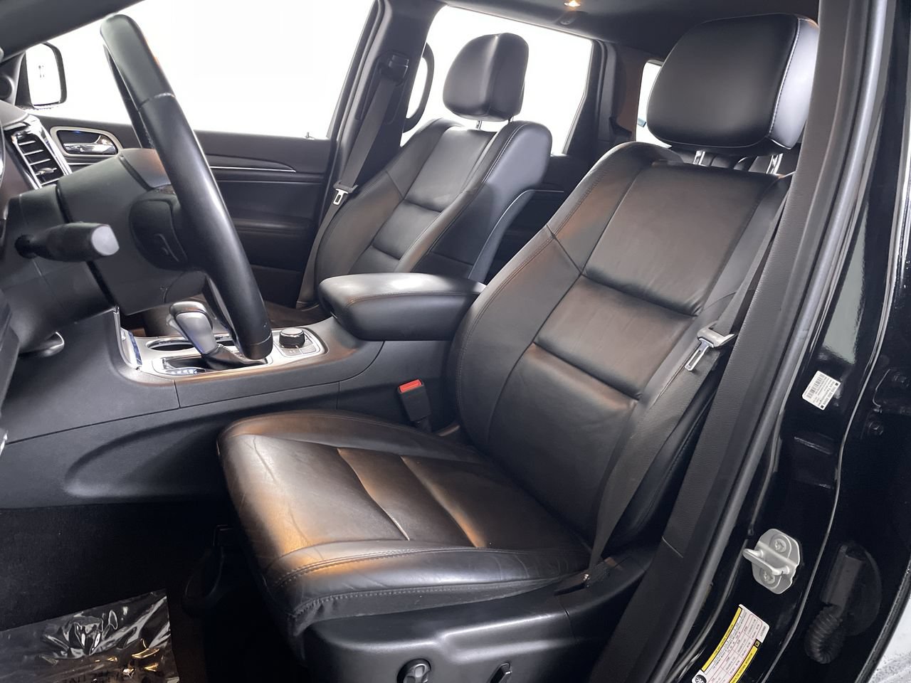 Used 2020 Jeep Grand Cherokee Limited AWD/4WD image 12