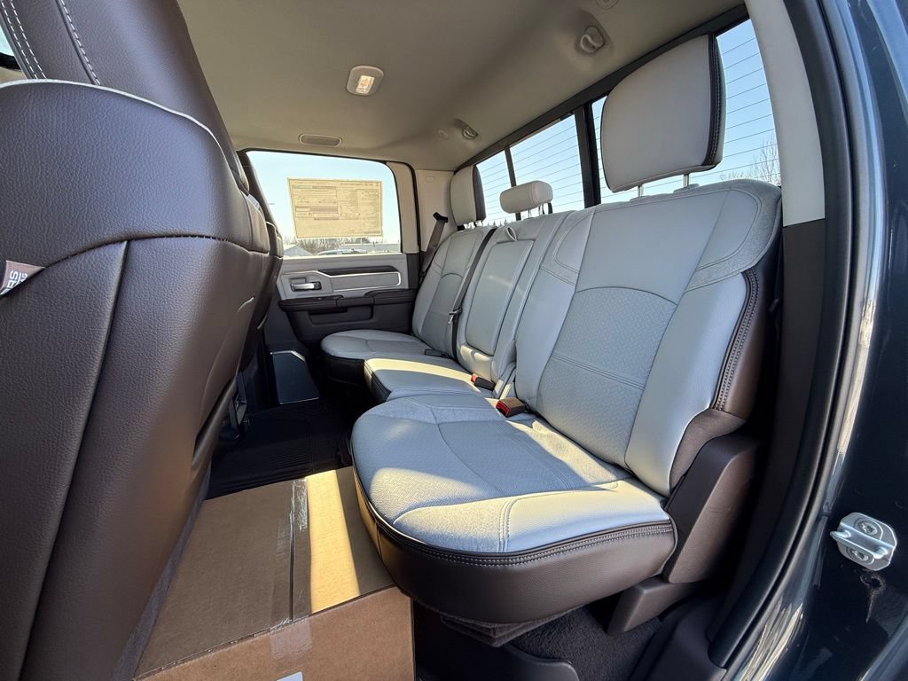 New 2026 RAM 3500 Laramie AWD/4WD image 32