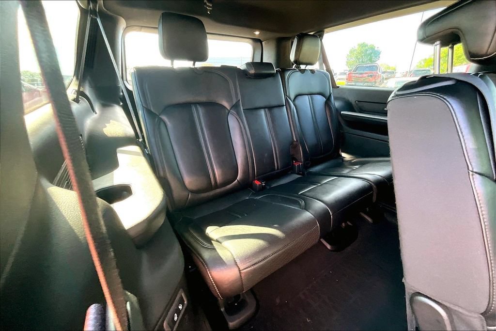 Used 2024 Jeep Wagoneer L Series II w/ Flexible Seating Group AWD/4WD image 27