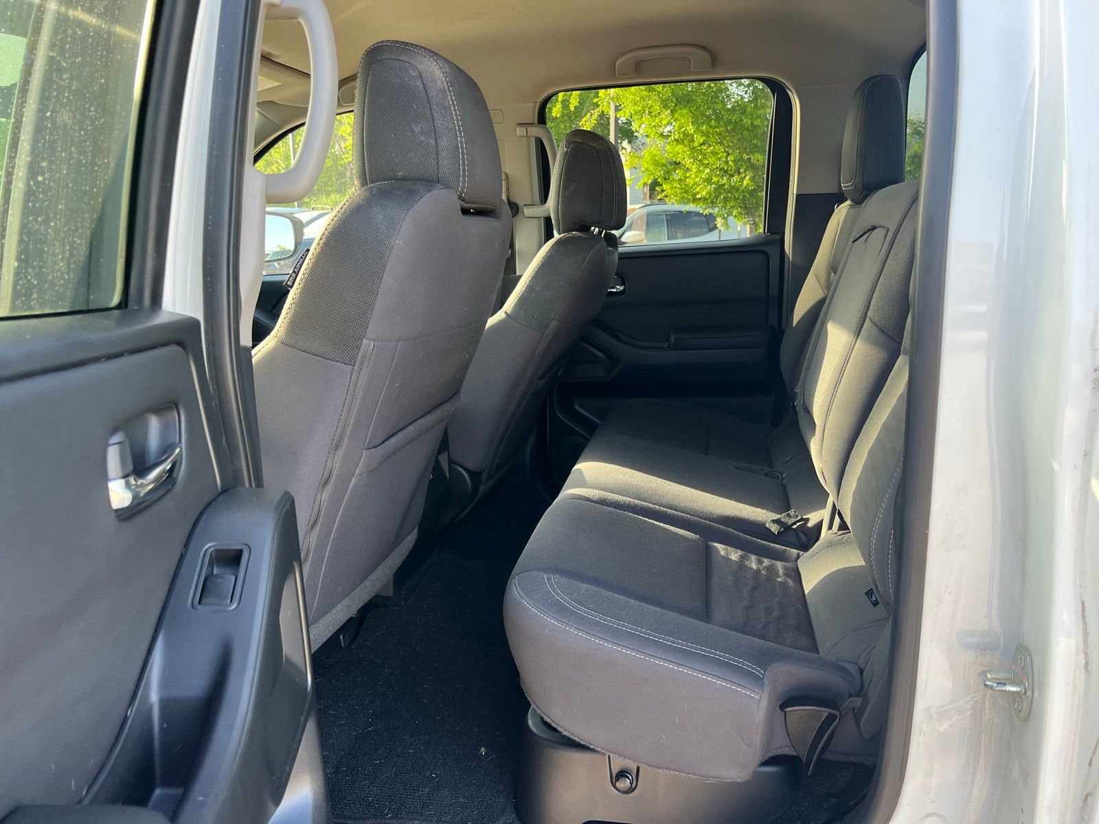 Used 2022 Nissan Frontier SV w/ Technology Package image 18