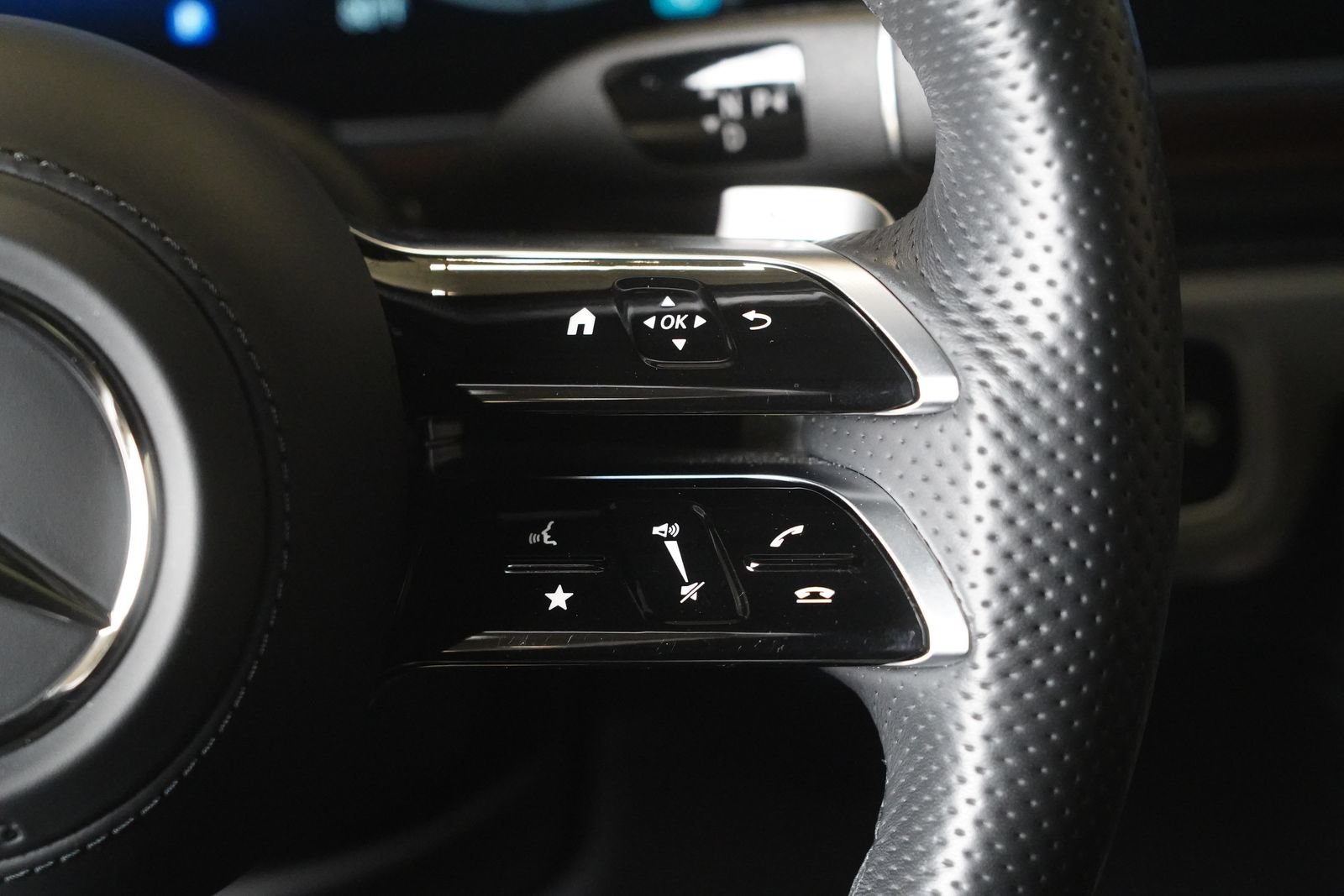 Certified 2025 Mercedes-Benz G 550 w/ Exclusive Interior Package image 17