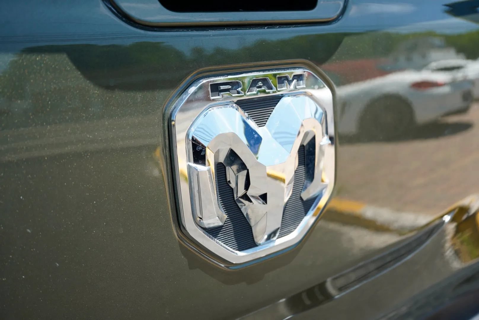 Used 2021 RAM 1500 Laramie AWD/4WD image 15
