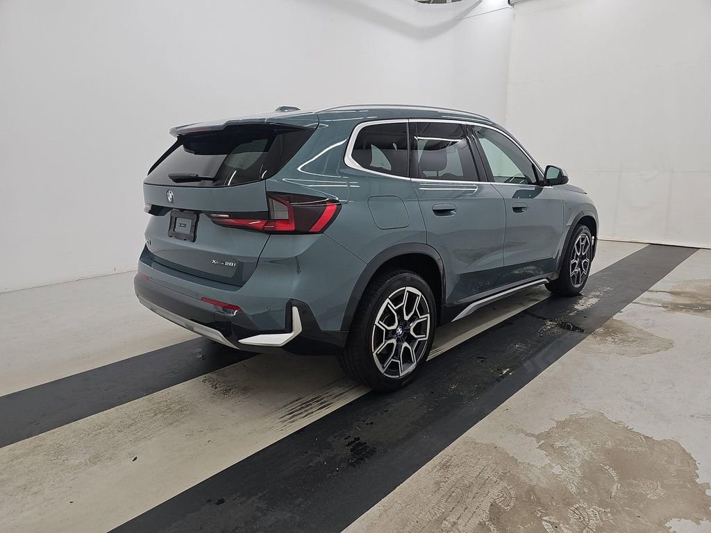 Used 2024 BMW X1 xDrive28i image 2