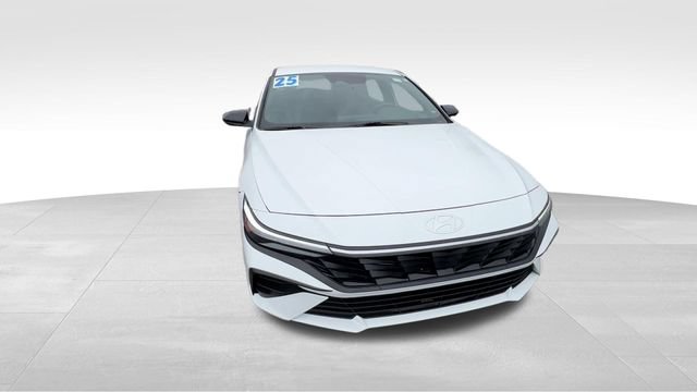 Used 2025 Hyundai Elantra Sport FWD image 9