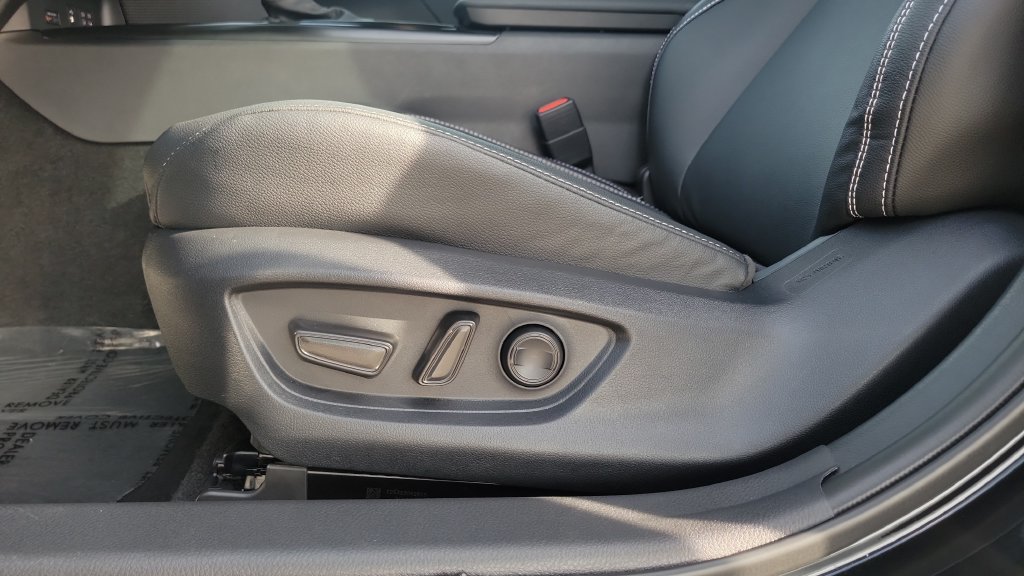 Used 2026 Toyota Camry SE FWD image 17