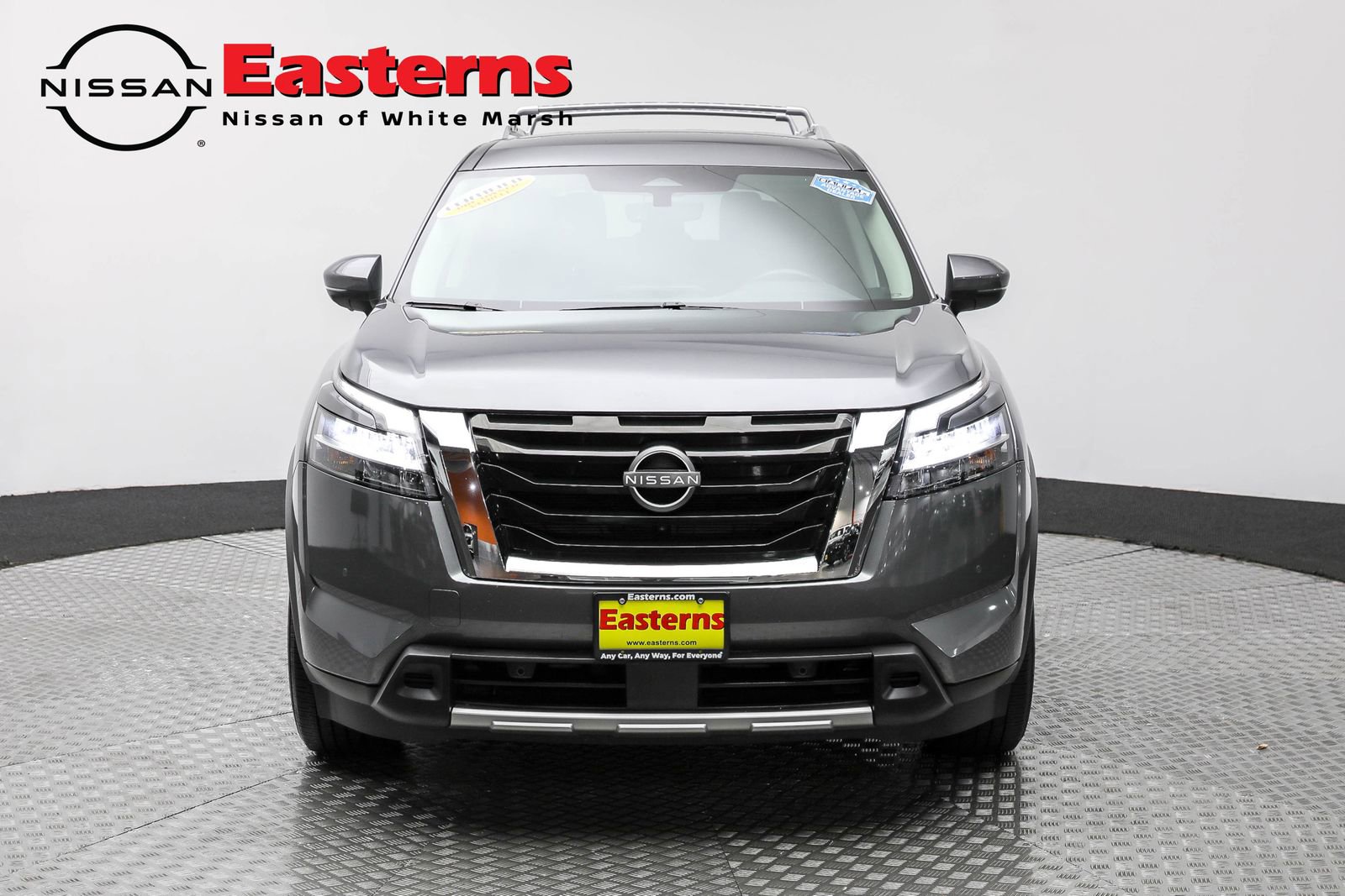 Used 2023 Nissan Pathfinder SL image 3
