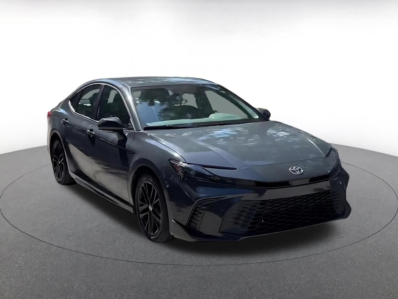 Used 2026 Toyota Camry SE FWD image 3