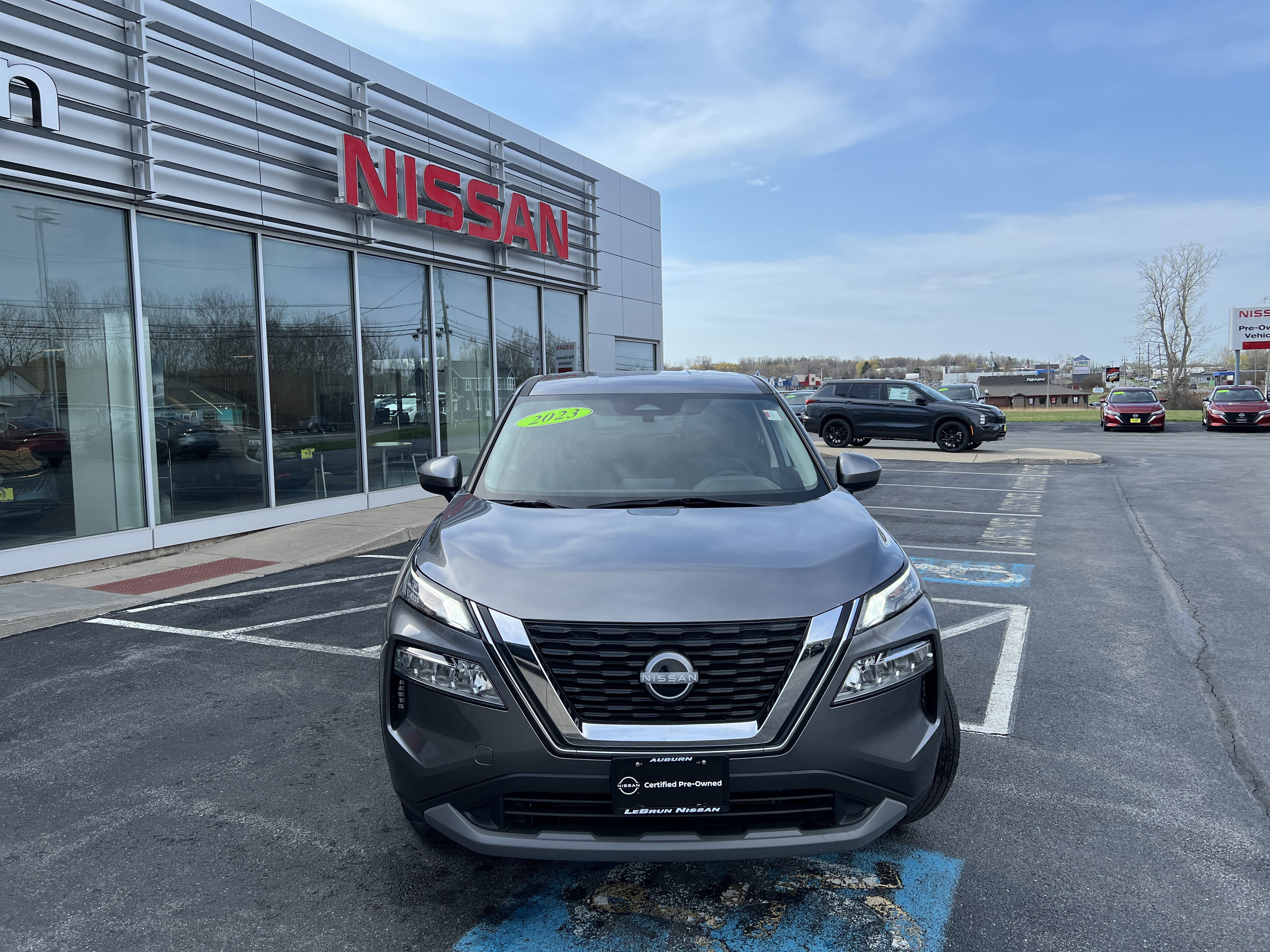 Used 2023 Nissan Rogue SV AWD/4WD image 12