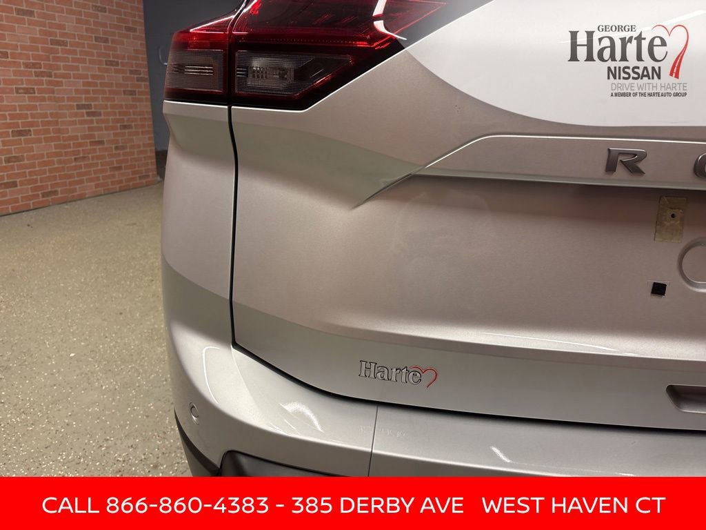 Certified 2025 Nissan Rogue SV image 47