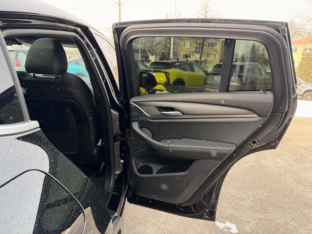 Used 2023 BMW X4 xDrive30i w/ Premium Package image 28