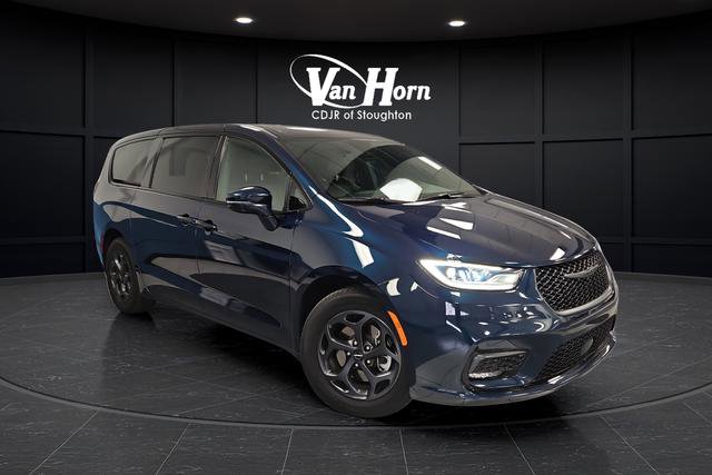 Used 2022 Chrysler Pacifica Touring-L w/ S Appearance Package FWD image 1