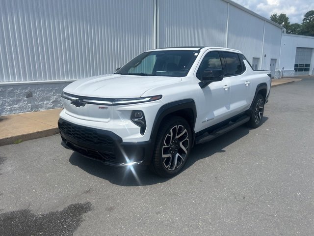 New 2024 Chevrolet Silverado EV RST image 8