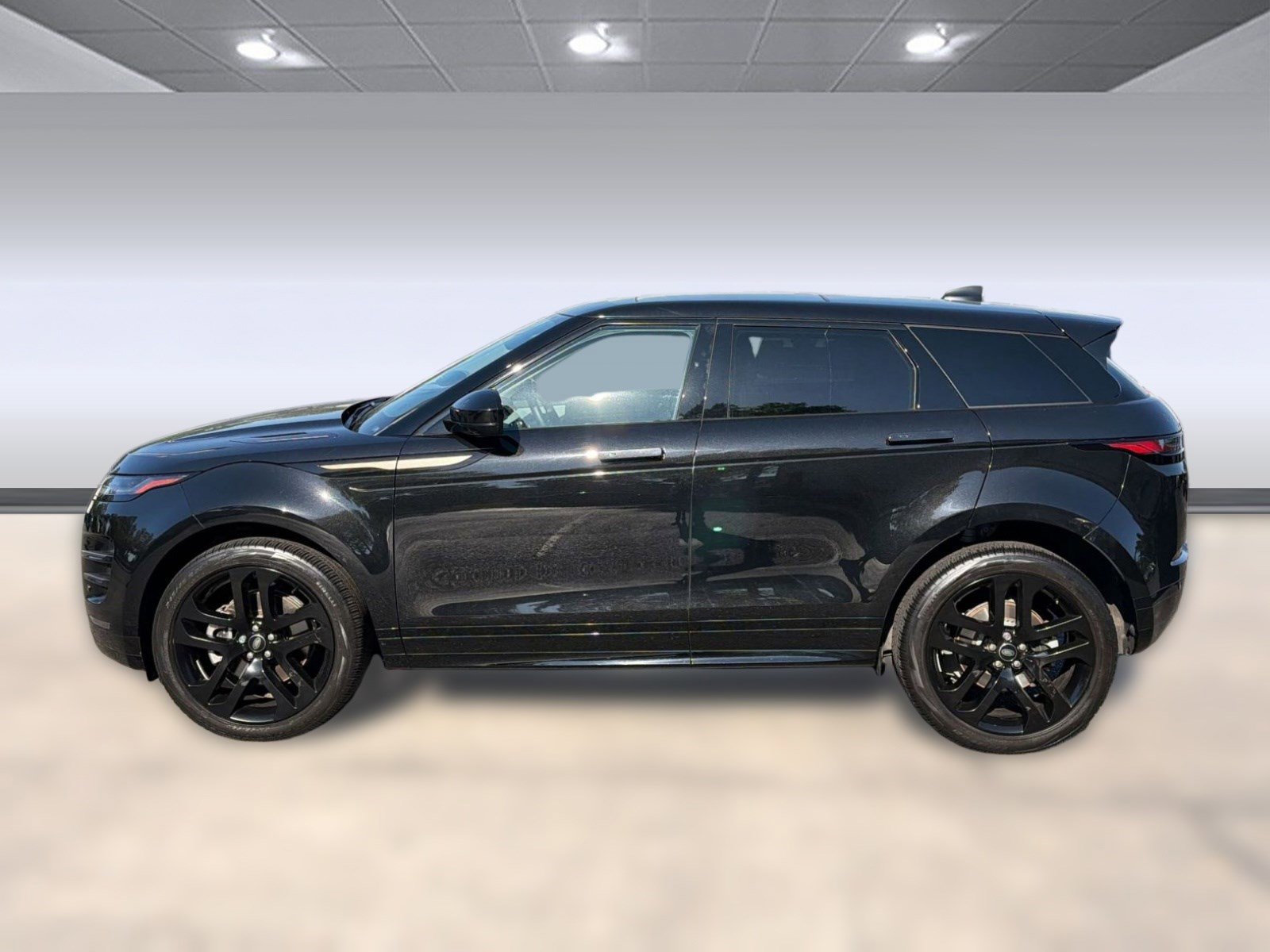 Used 2024 Land Rover Range Rover Evoque Dynamic SE AWD/4WD image 2