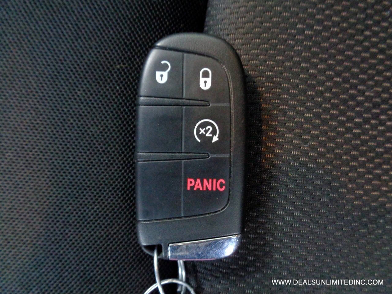 Used 2017 Jeep Renegade Latitude w/ Cold Weather Group image 25