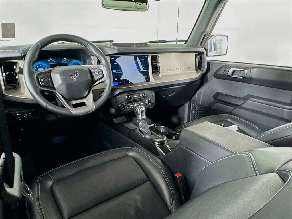 Used 2025 Ford Bronco Outer Banks image 32