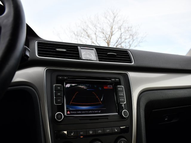 Used 2015 Volkswagen Passat 1.8T Limited Edition image 13