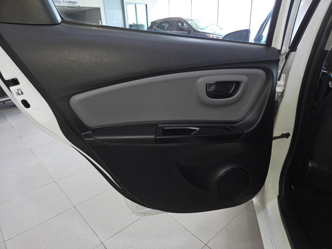 Used 2017 Toyota Yaris L FWD image 19