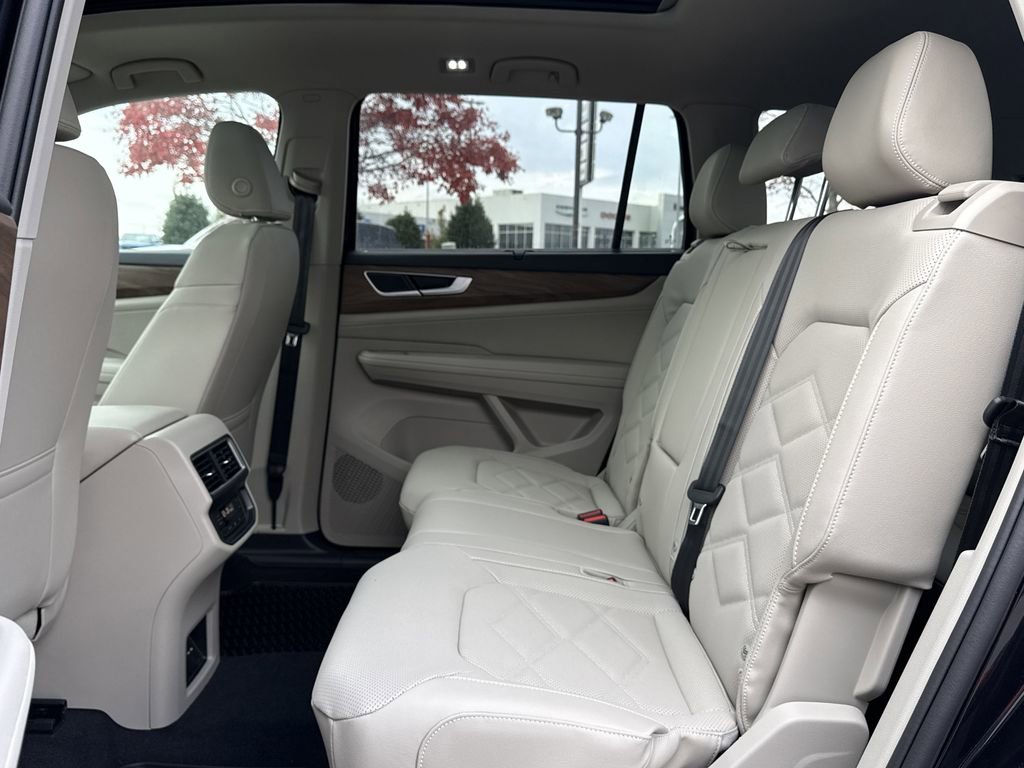 New 2026 Volkswagen Atlas SE image 14