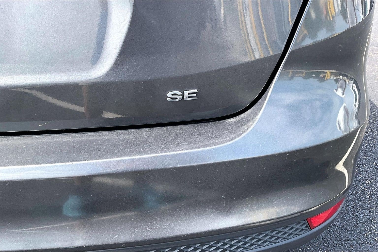 Used 2015 Ford Focus SE w/ Equipment Group 201A FWD image 7