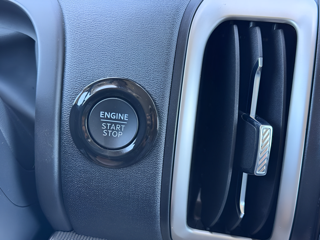 Used 2025 Ford Expedition Max Active RWD image 30
